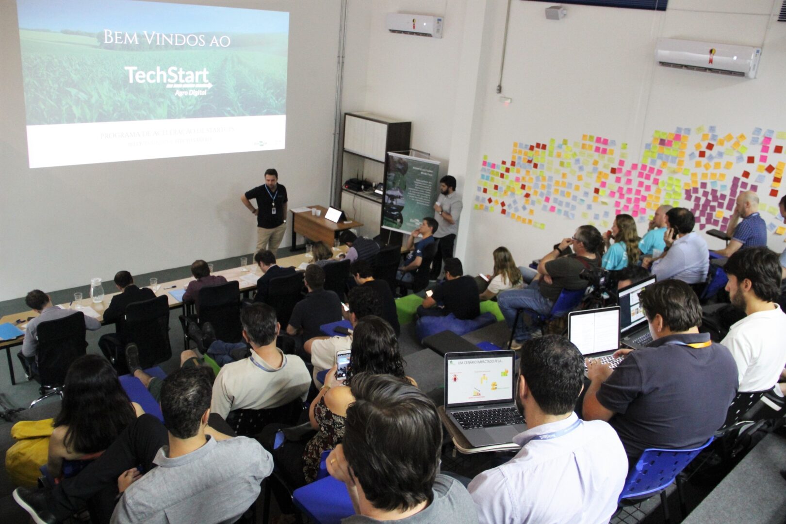 auditório tela startups agtechs